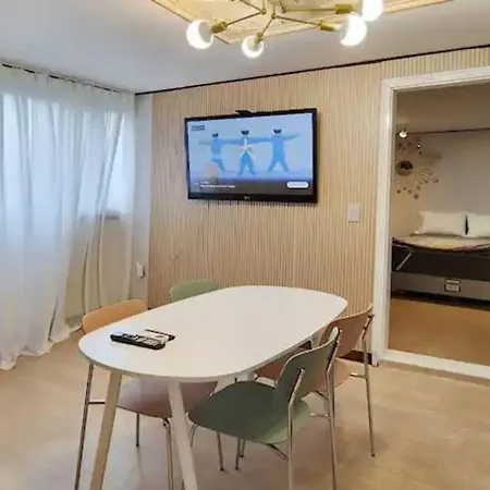 Appartement C-3 White Linen House