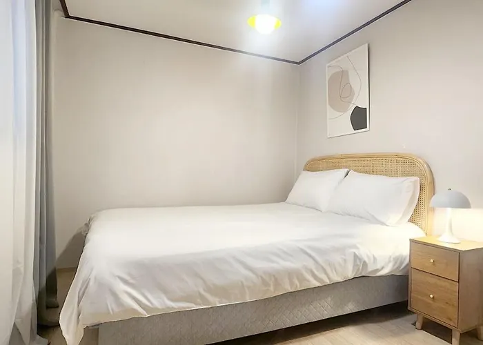 빠레트 White Linen House