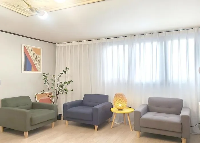 빠레트 White Linen House *