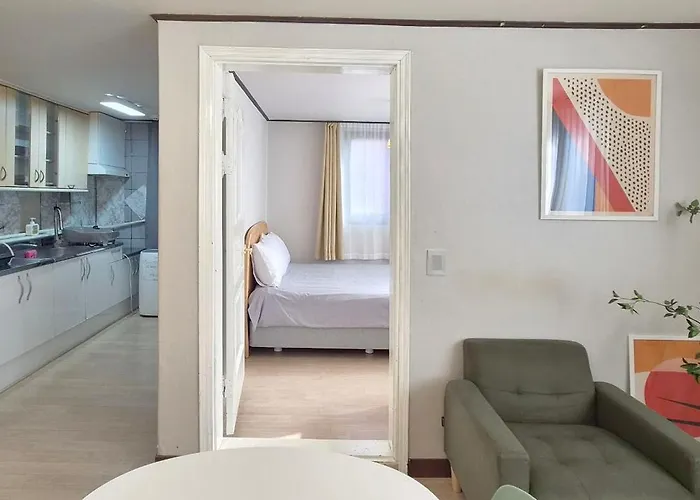 빠레트 White Linen House