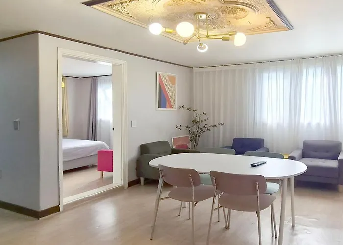 빠레트 White Linen House
