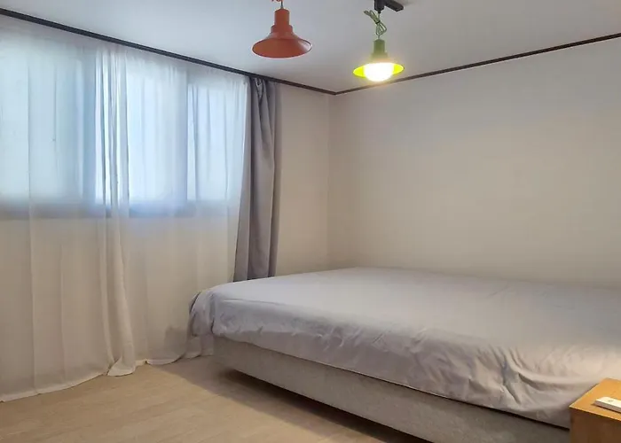 Apartamento 빠레트 White Linen House